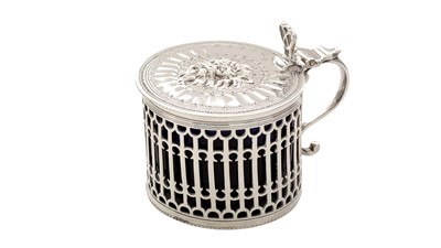 Lot 116 - A George III silver mustard pot