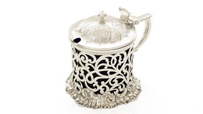 Lot 117 - A Victorian silver mustard pot