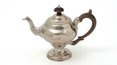 Lot 191 - An early George III silver teapot