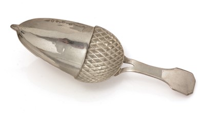 Lot 357 - A George III silver caddy spoon