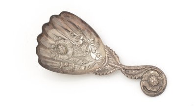 Lot 371 - A Victorian silver caddy spoon