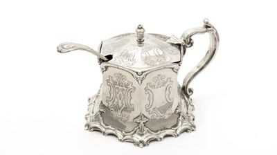 Lot 132 - A Victorian silver mustard pot