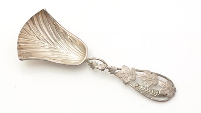 Lot 412 - A Victorian silver caddy spoon