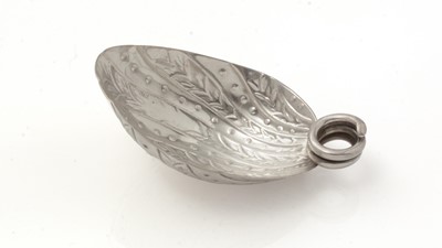 Lot 418 - A George III silver caddy spoon