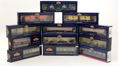 Lot 127 - A selection of Bachmann 00-gauge rolling stock