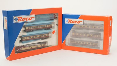 Lot 132 - Roco HO-gauge Trans Europ Express VT 115 four car diesel locomotive set, and three car set