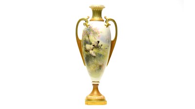 Lot 916 - Royal Worcester Harry Davis Vase