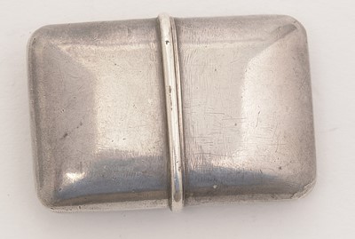 Lot 421 - Movado: an Art Deco 935 standard silver bag or purse watch
