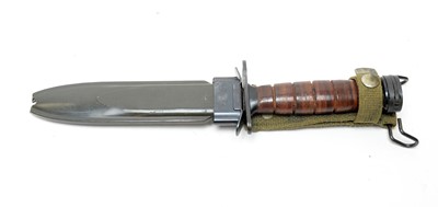 Lot 1092 - A Second World War US M4 combat knife/bayonet