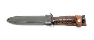 Lot 1093 - A US Mk3 style trench knife