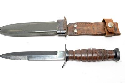 Lot 1093 - A US Mk3 style trench knife
