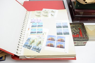 Lot 514 - A collection of British and world stamps