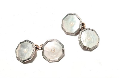 Lot 162 - A pair of pearl cufflinks