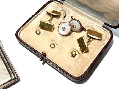 Lot 125 - A pair of 18ct yellow gold cufflinks, and other items