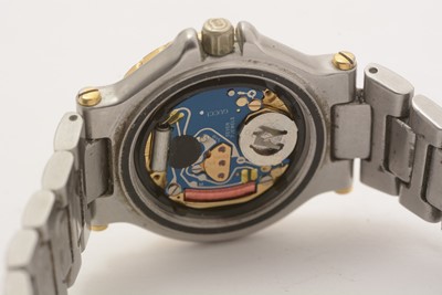 Lot 424 - Gucci: a steel cased quartz wristwatch