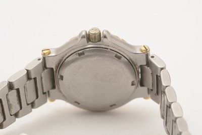Lot 424 - Gucci: a steel cased quartz wristwatch