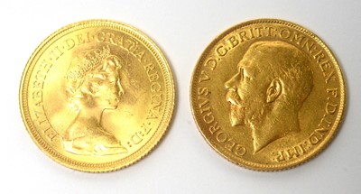 Lot 832 - Two gold sovereigns