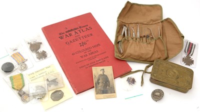 Lot 1069 - A selection of military items