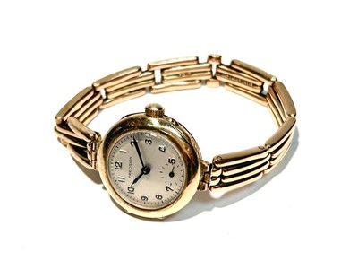 Lot 90 - A 9ct yellow gold cased lady's wristwatch