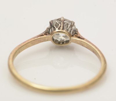 Lot 639 - A single stone solitaire diamond ring