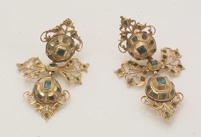 Lot 692 - A very near pair of 18th Century Spanish emerald and high-carat gold pendant earrings