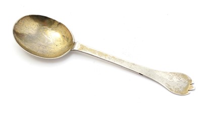 Lot 321 - A William III small silver trefid spoon