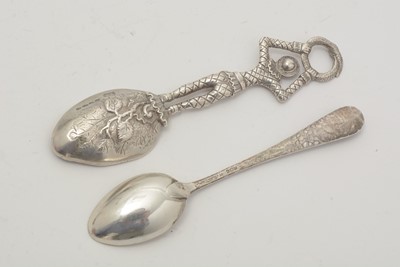 Lot 10 - A mixed lot of silver