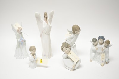 Lot 254 - A collection of Lladro figures of cherubs