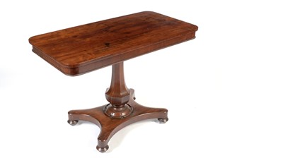 Lot 1424 - A William IV mahogany side table