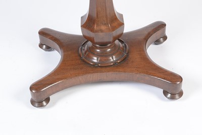 Lot 1424 - A William IV mahogany side table
