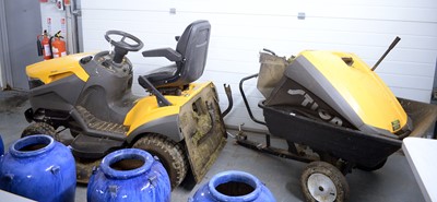 Lot 385 - A Stiga Estate 7122 HWS lawn mower