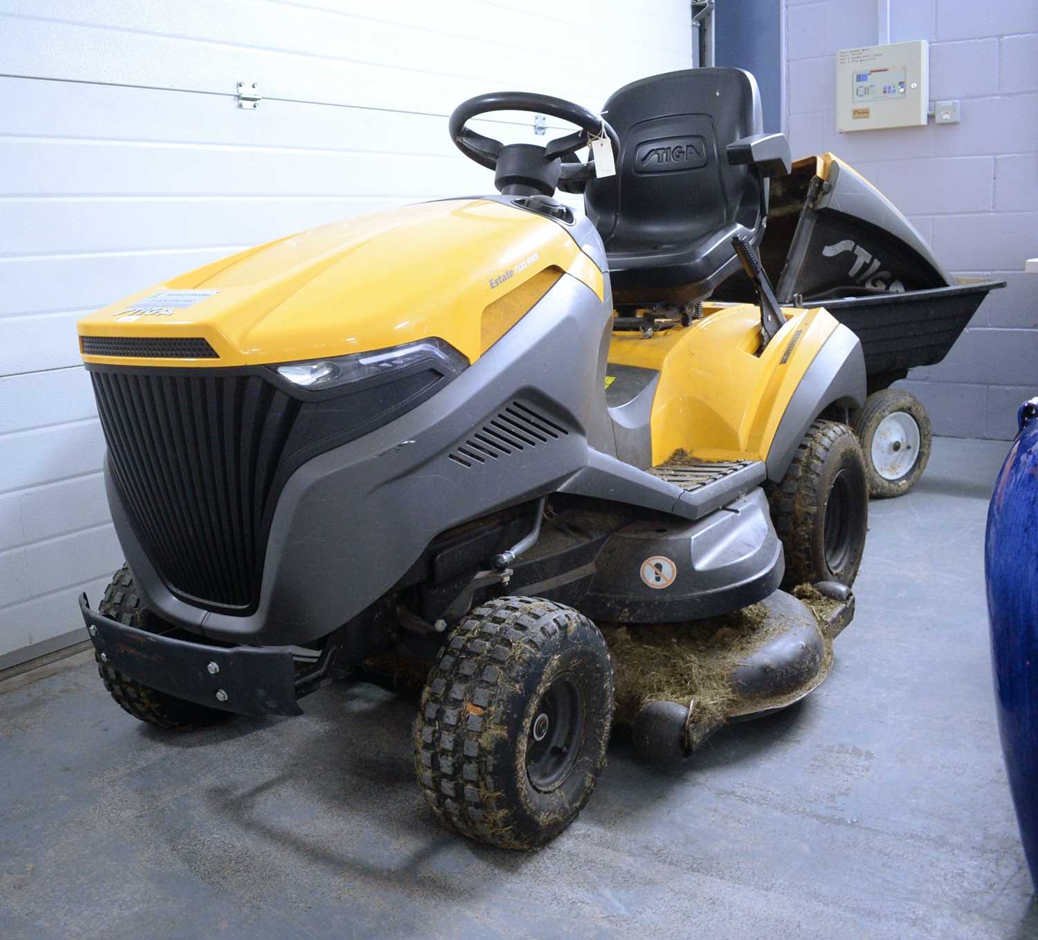 Lot 385 - A Stiga Estate 7122 HWS lawn mower