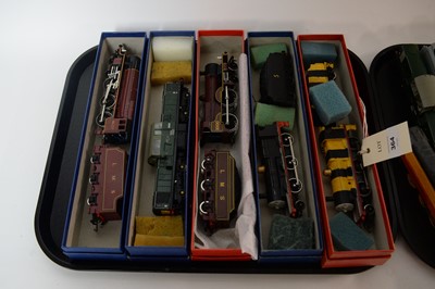Lot 364 - A collection of 00-Gauge model locomotives and tenders