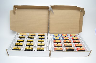 Lot 374 - A collection of 00-Gauge rolling stock