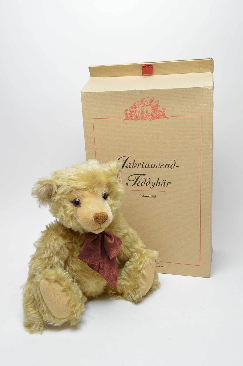 Lot 346 - A Steiff 'Year 2000' Teddy Bear, 'blond 43'