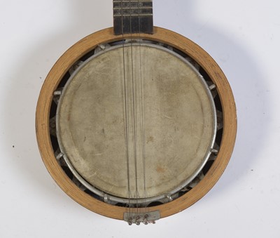 Lot 784 - Keech banjulele banjo