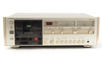 Lot 979 - A Luxman K-04 cassette deck