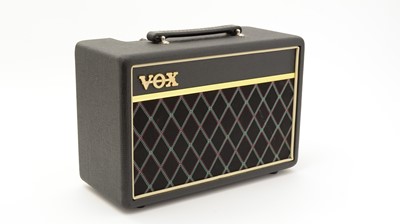 Lot 921 - Vox Pathfinder bass 10 amplifier