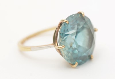 Lot 160 - A zircon single stone dress ring