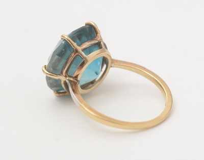 Lot 160 - A zircon single stone dress ring