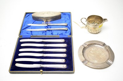 Lot 165 - A selection of silver items
