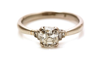 Lot 767 - A solitaire diamond ring