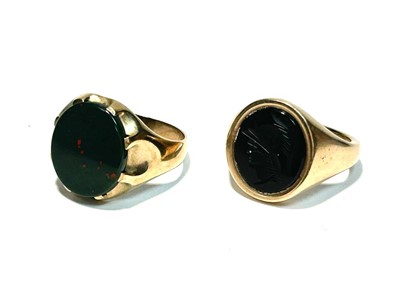 Lot 208 - A blood stone signet ring