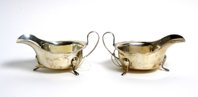 Lot 179 - A pair of silver sauce boats by Edward Viners, Sheffield 1932