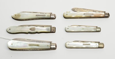 Lot 206 - A collection of Victorian and later silver-bladed fruit knives