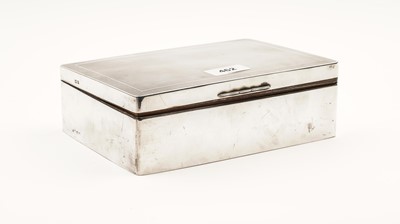Lot 462 - Silver mounted cigarette box