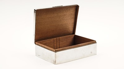 Lot 462 - Silver mounted cigarette box