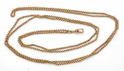 Lot 769 - A 10ct yellow gold muff chain
