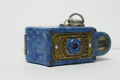 Lot 343 - A Coronet Midget 16mm film camera