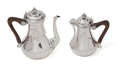 Lot 370 - A George V coffee pot and matching hot milk or water jug